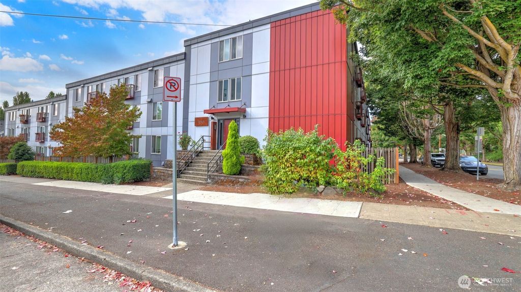 Photo of 3661 Phinney Avenue N, Seattle, WA 98103 (MLS # 2436888)