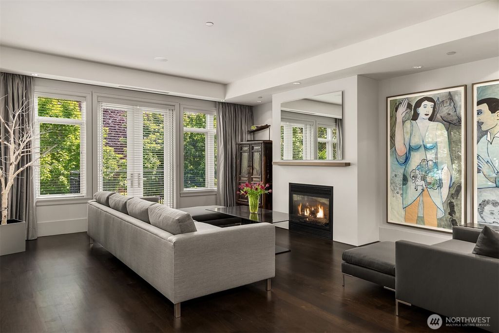 Photo of 721 Harvard Avenue E, Seattle, WA 98102 (MLS # 2466234)