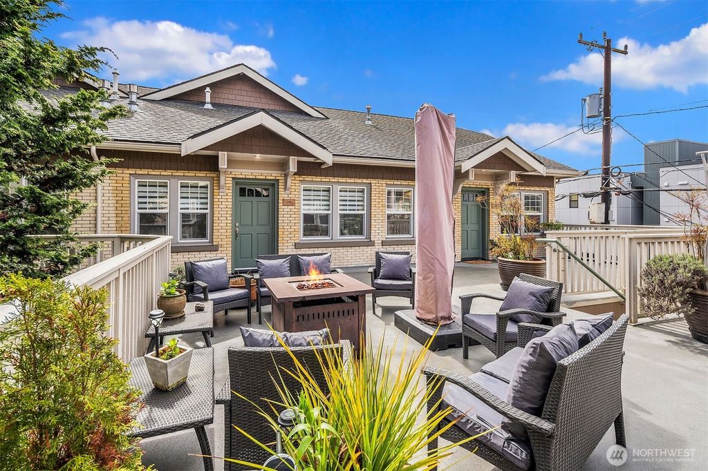 Photo of 2225 Eastlake Avenue E #110, Seattle, WA 98102 (MLS # 2358187)