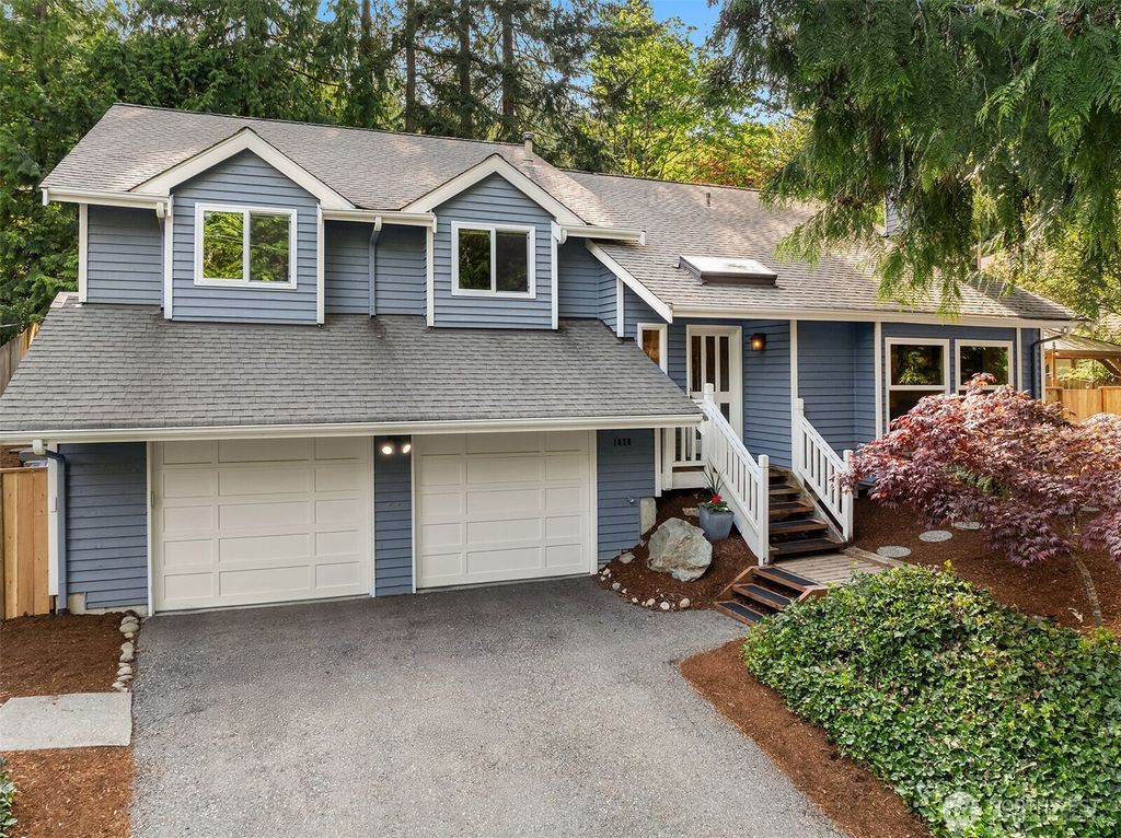 Photo of 1020 Greenwood Boulevard SW, Issaquah, WA 98027 (MLS # 2374505)