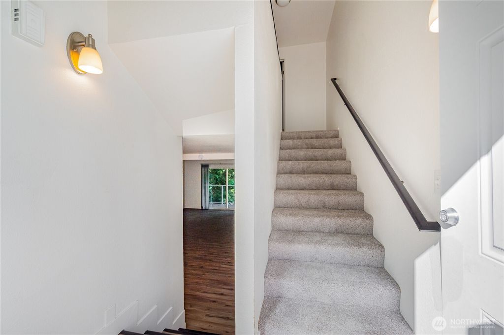 Photo of 31303 107th Place SE #F1, Auburn, WA 98092 (MLS # 2441328)