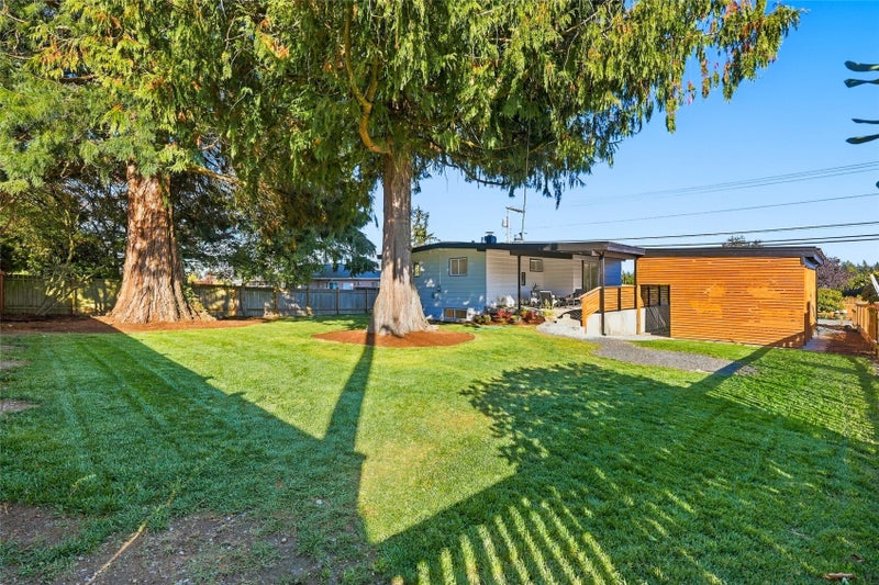 17028 Larch Way