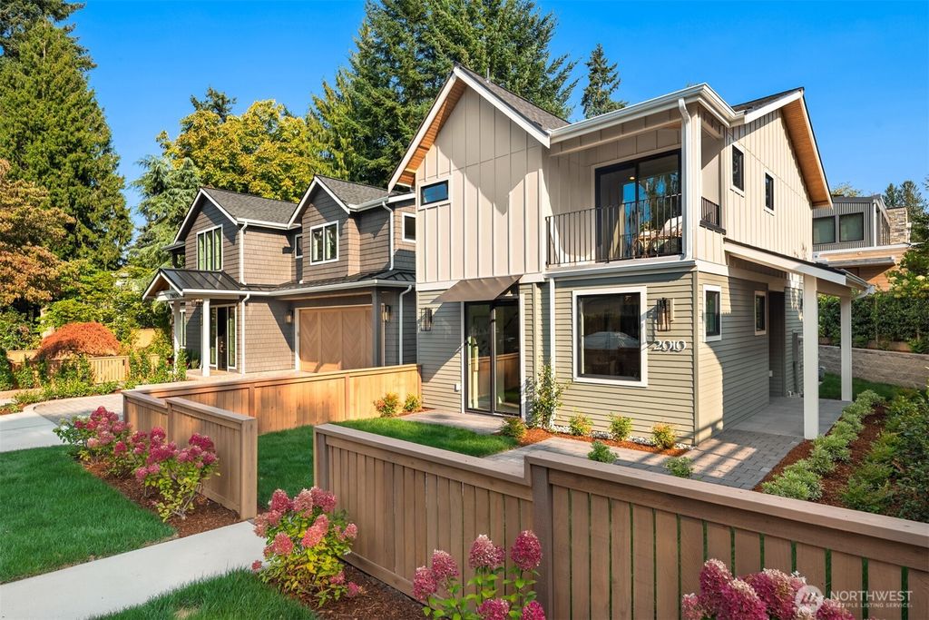 Photo of 2010 9th Street W, Kirkland, WA 98033 (MLS # 2429042)