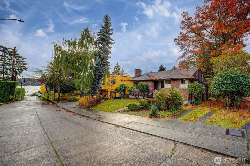 Photo of 5755 S Eddy Street, Seattle, WA 98118 (MLS # 2453344)