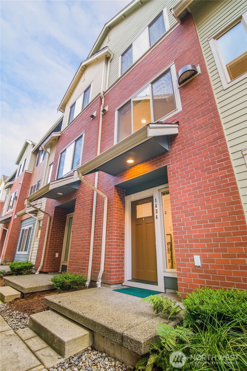 Photo of 1434 157th Place NE, Bellevue, WA 98008 (MLS # 2502547)