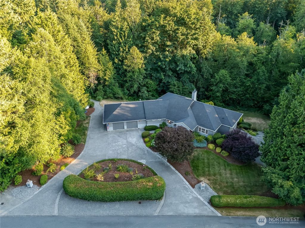 Photo of 21223 SE 215th Street, Maple Valley, WA 98038 (MLS # 2407201)