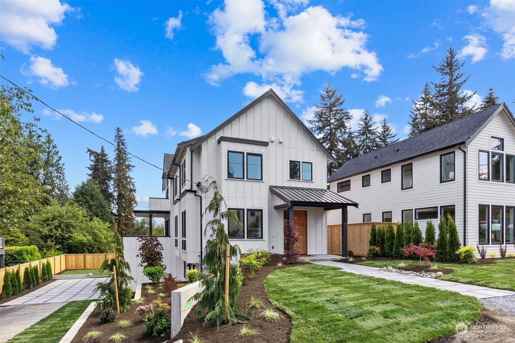 Photo of 4505 NE 110th Street, Seattle, WA 98125 (MLS # 2233005)
