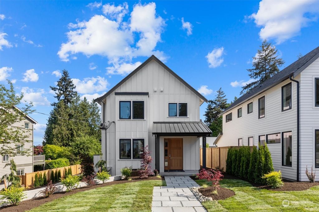 Photo of 4505 NE 110th Street, Seattle, WA 98125 (MLS # 2233005)