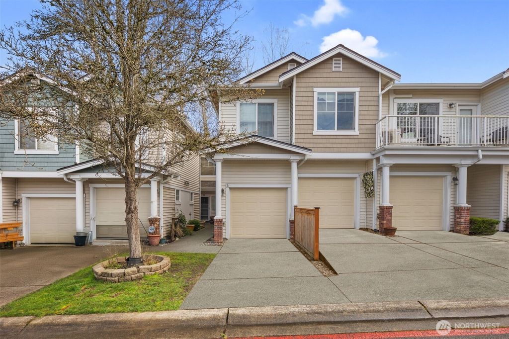 Photo of 4818 Davis Pl Pl S #53-E, Renton, WA 98055 (MLS # 2344423)