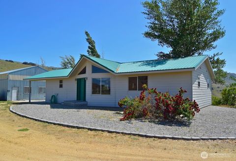 Photo of 678 Road 20 NW, Waterville, WA 98858 (MLS # 2387874)