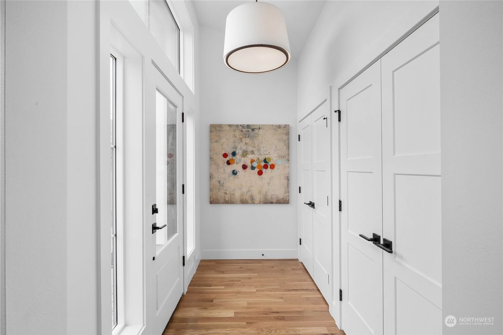 Photo of 214 B 29th Avenue E, Seattle, WA 98112 (MLS # 2041170)