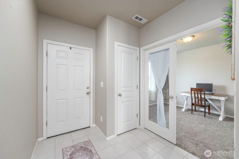 1361 E Nen Drive