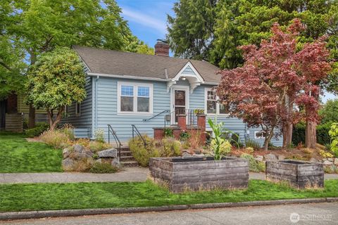 Photo of 814 NW 75th Street, Seattle, WA 98117 (MLS # 2420436)