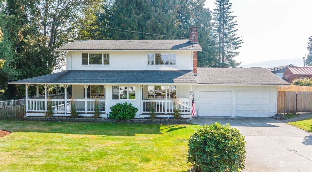 Photo of 105 W Rivmont Drive, Monroe, WA 98272 (MLS # 2011897)