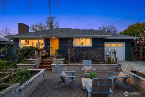 Photo of 4846 S Juneau Street, Seattle, WA 98118 (MLS # 2504044)