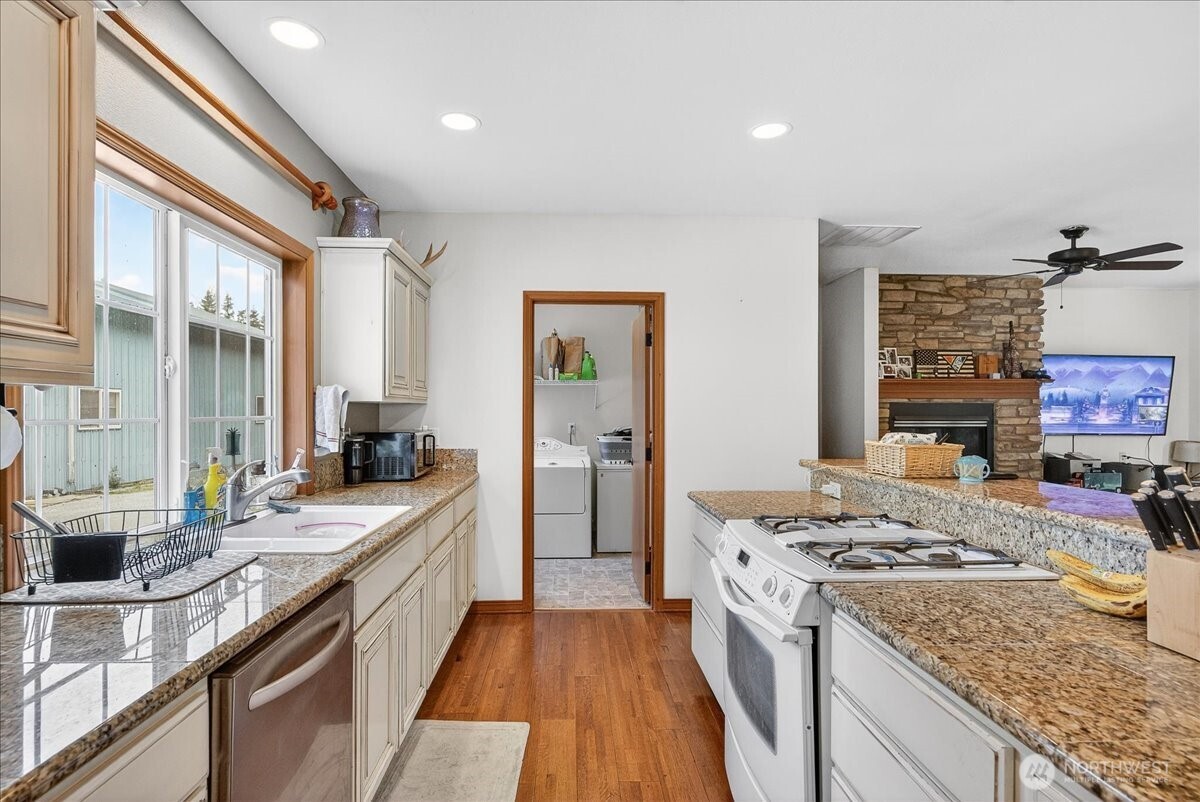 31727 76th Avenue NW