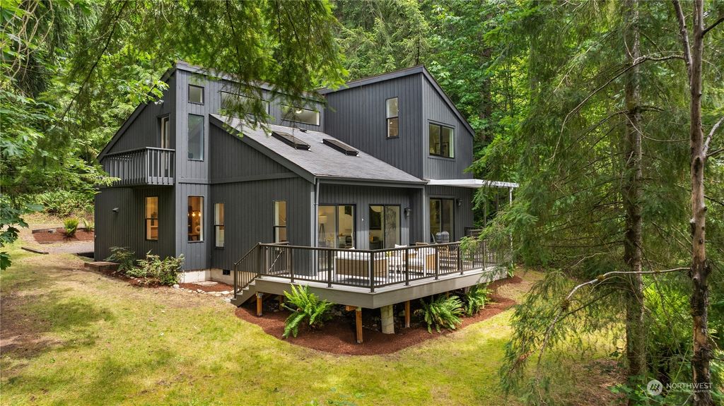 Photo of 2003 244th Avenue SE, Sammamish, WA 98075 (MLS # 2254074)