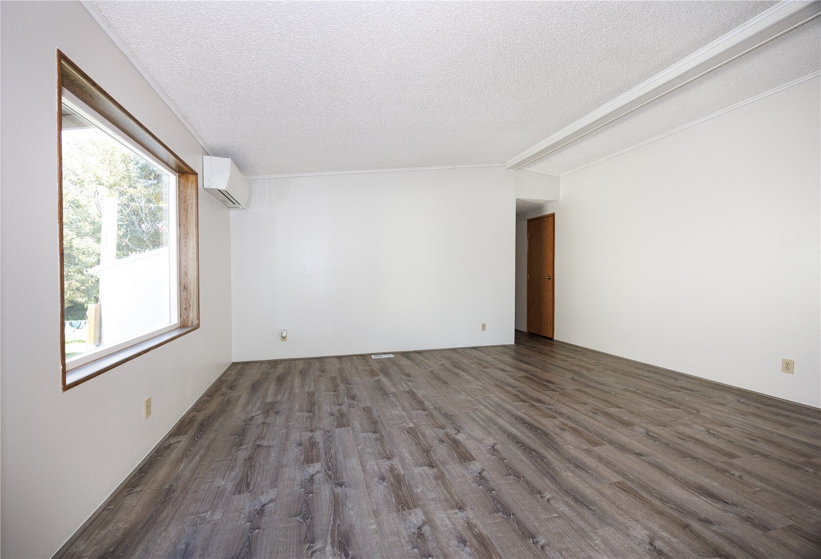 2400 Donovan Avenue 48