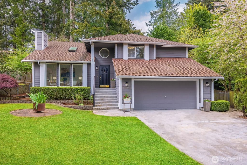 Photo of 17801 38th Pl W Pl, Lynnwood, WA 98037 (MLS # 2515716)