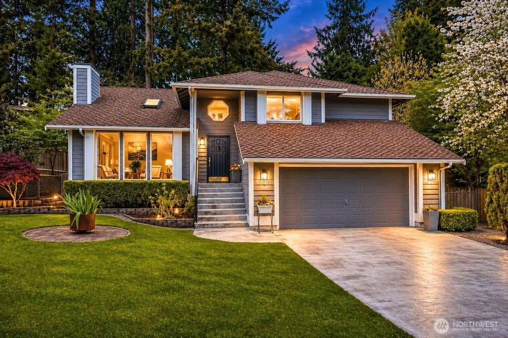 Photo of 17801 38th Pl W Pl, Lynnwood, WA 98037 (MLS # 2515716)