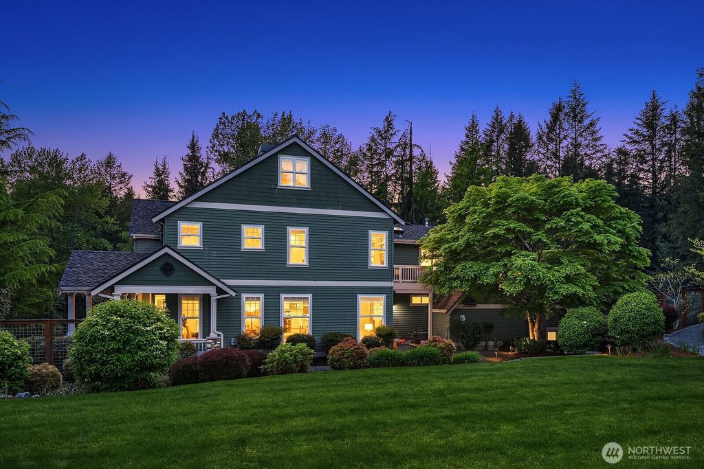 Photo of 26108 SE 27th Street, Sammamish, WA 98075 (MLS # 2432774)