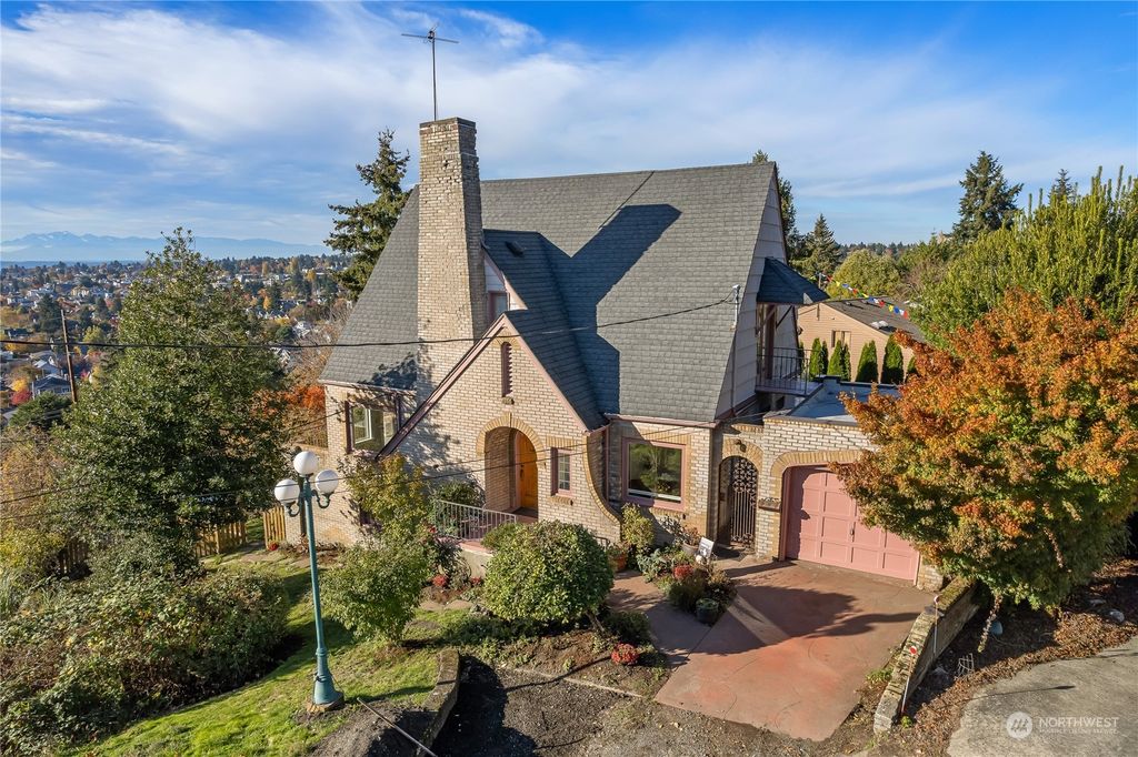 Photo of 220 NW 58th Street, Seattle, WA 98107 (MLS # 2311898)