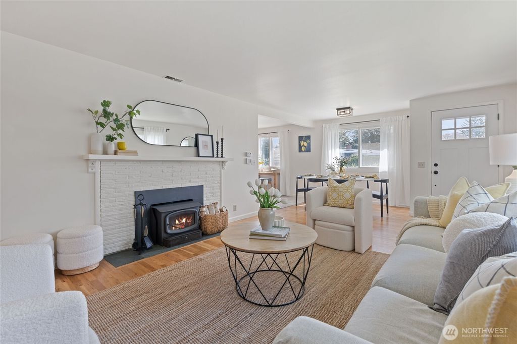Photo of 18837 33rd Avenue S, SeaTac, WA 98188 (MLS # 2343593)