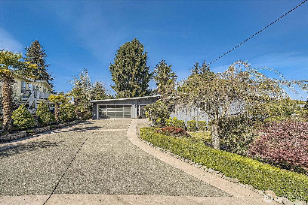 Photo of 3619 81st Avenue SE, Mercer Island, WA 98040 (MLS # 2360832)
