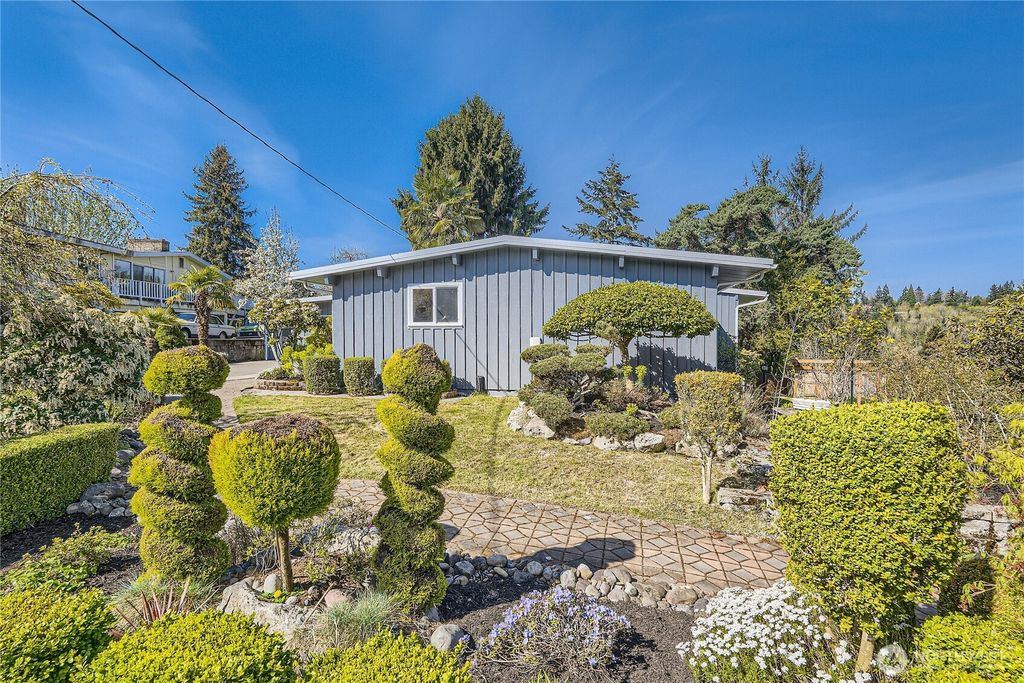 Photo of 3619 81st Avenue SE, Mercer Island, WA 98040 (MLS # 2360832)