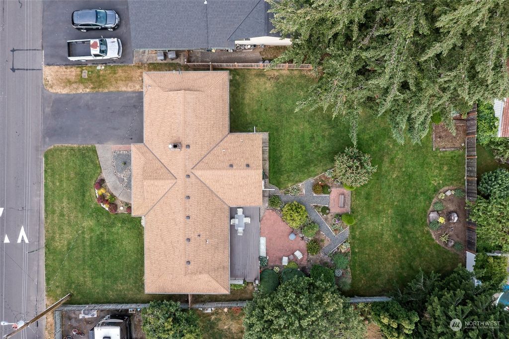 Photo of 8628 NE 139th Street, Kirkland, WA 98034 (MLS # 2278024)
