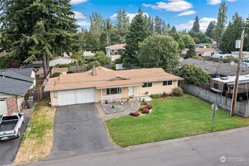 Photo of 8628 NE 139th Street, Kirkland, WA 98034 (MLS # 2278024)
