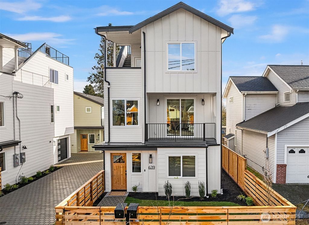 Photo of 639 NW 77th Street, Seattle, WA 98117 (MLS # 2341732)