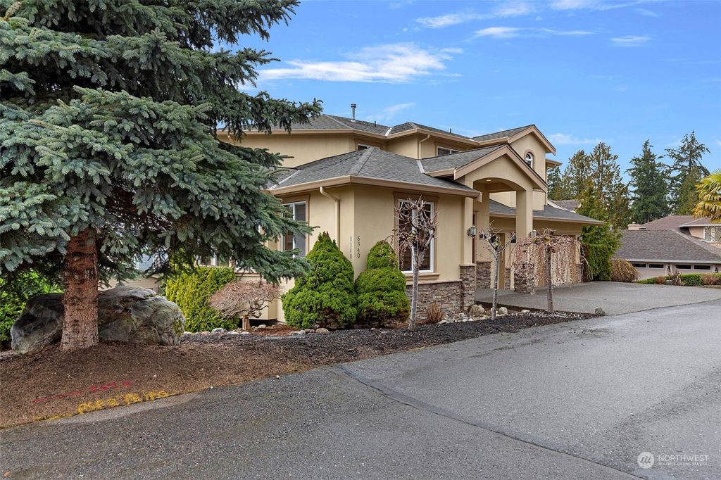 Photo of 8340 NE 187 Way, Kenmore, WA 98028 (MLS # 2047013)