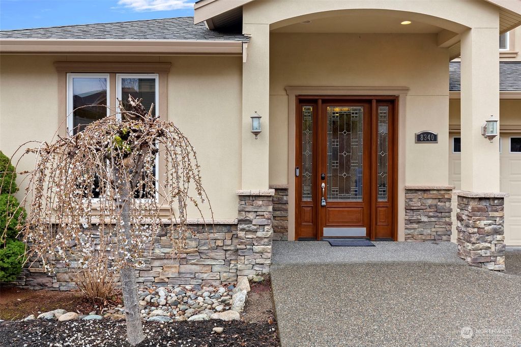 Photo of 8340 NE 187 Way, Kenmore, WA 98028 (MLS # 2047013)