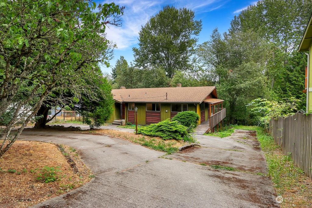 Photo of 5646 21st Avenue SW, Seattle, WA 98106 (MLS # 2275761)