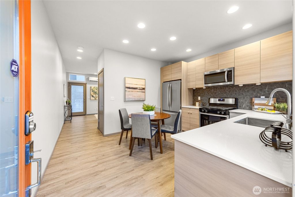 Photo of 5936 36th Avenue S #G, Seattle, WA 98118 (MLS # 2478682)