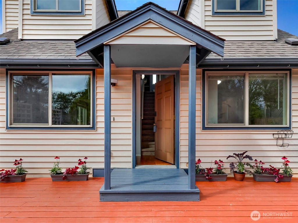 Photo of 2429 Queen Street, Bellingham, WA 98229 (MLS # 2574271)