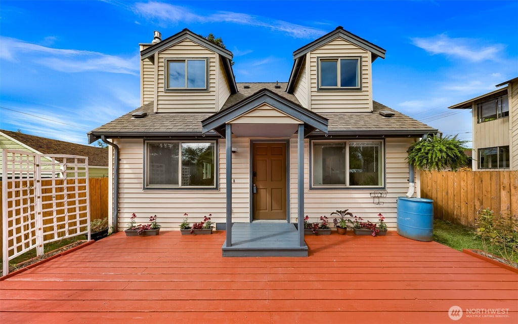 Photo of 2429 Queen Street, Bellingham, WA 98229 (MLS # 2574271)