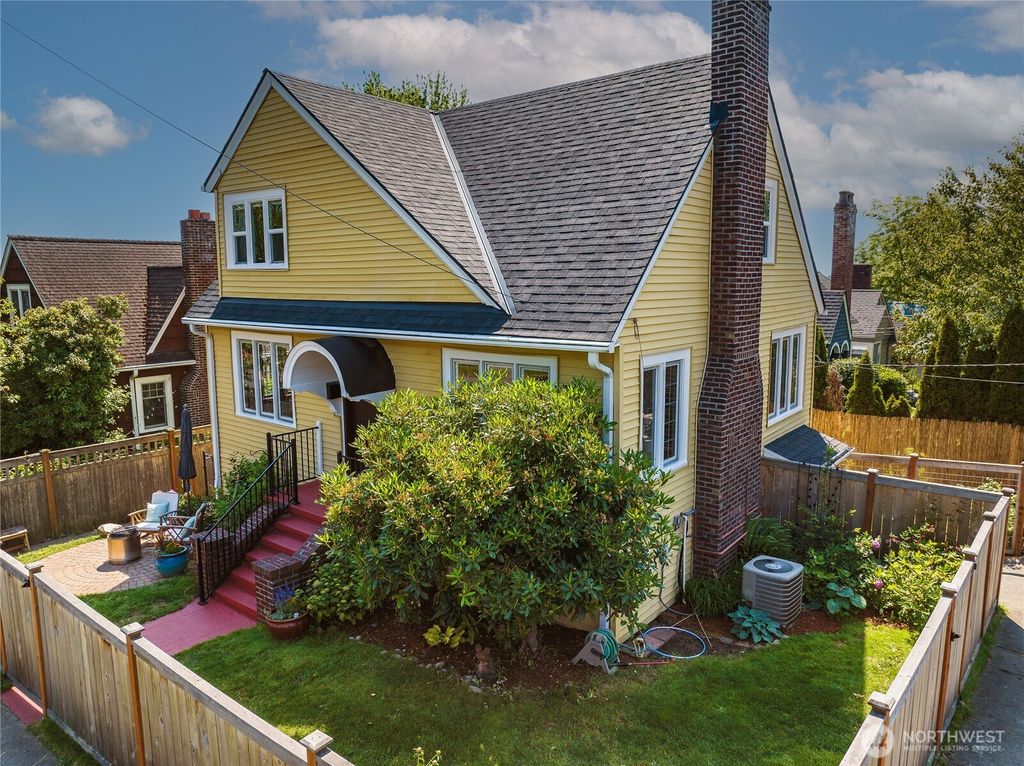 Photo of 8117 5th Avenue NE, Seattle, WA 98115 (MLS # 2387899)