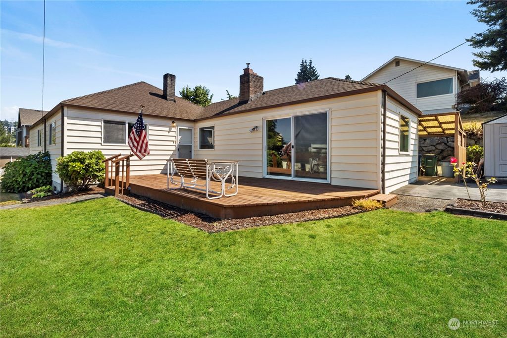 Photo of 1406 Shattuck Avenue S, Renton, WA 98055 (MLS # 2150683)