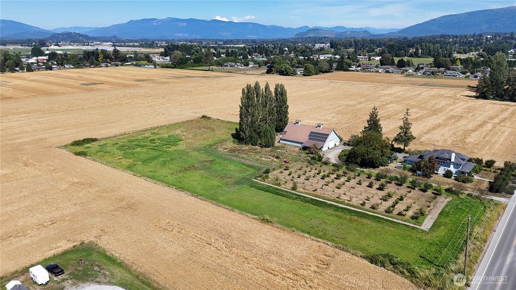 Photo of 17439 McLean Road, Mount Vernon, WA 98273 (MLS # 2565710)