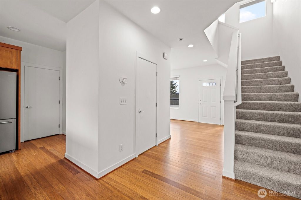 Photo of 422 SW 124th Street, Burien, WA 98146 (MLS # 2331908)