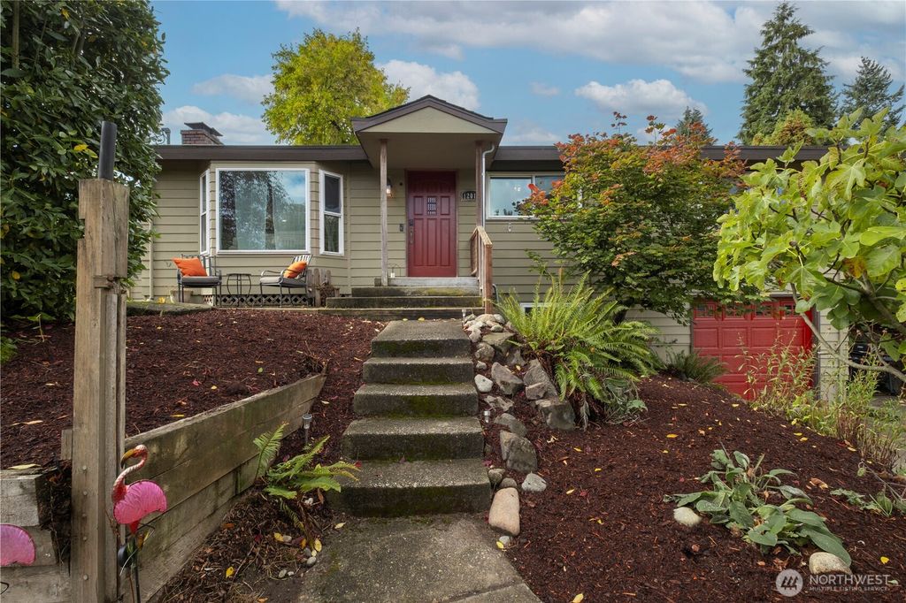 Photo of 12011 SE 157th Place, Renton, WA 98058 (MLS # 2440617)