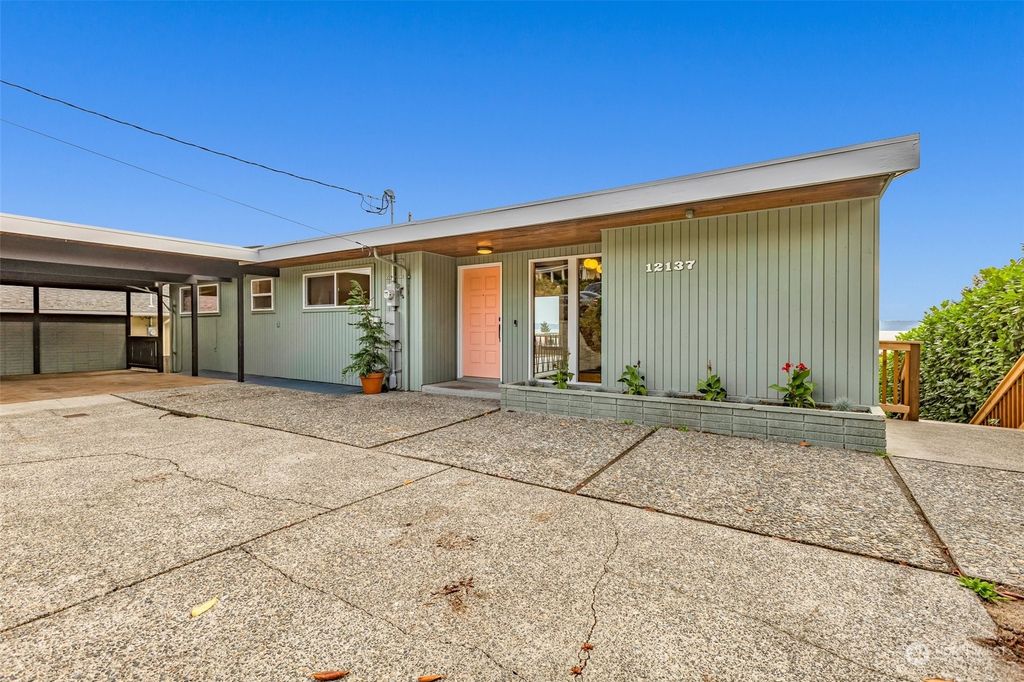 Photo of 12137 Marine View Drive SW, Burien, WA 98146 (MLS # 2157821)