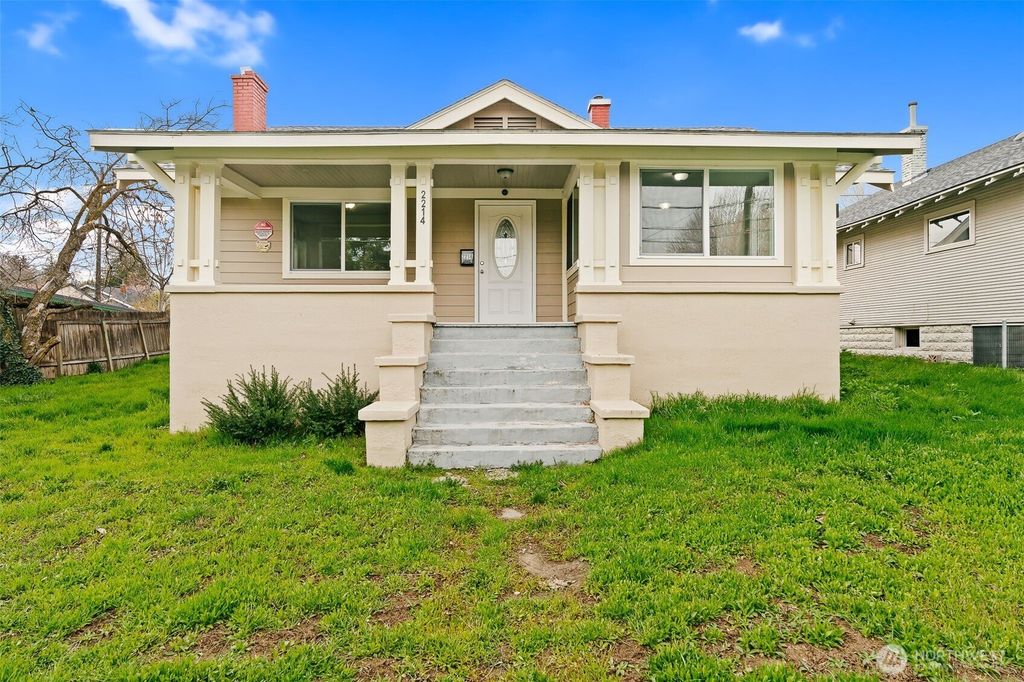 Photo of 2214 Summitview Avenue, Yakima, WA 98902 (MLS # 2505646)