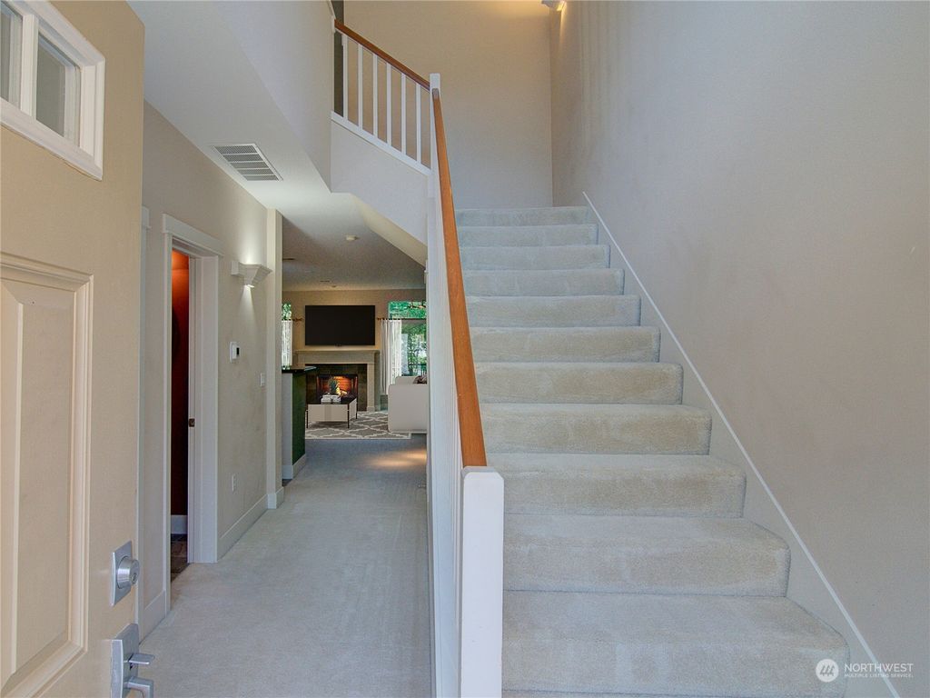 Photo of 5505 Lakemont Boulevard SE #302, Bellevue, WA 98006 (MLS # 2029274)