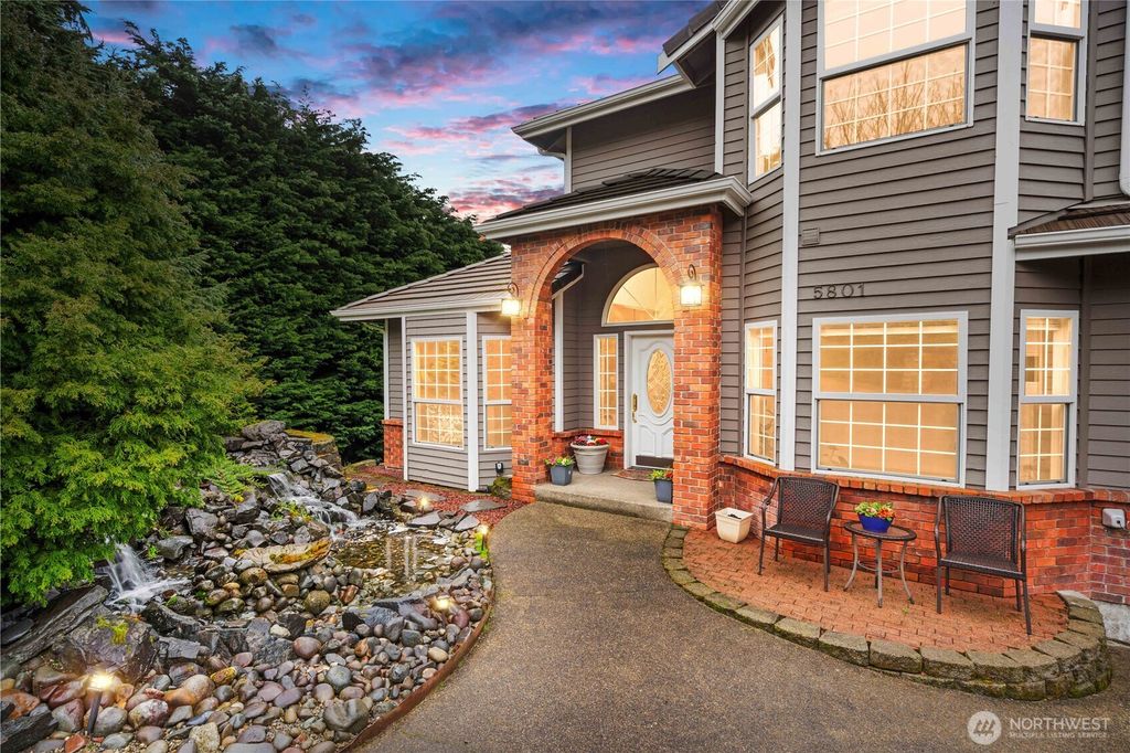 Photo of 5801 51st Avenue Ct E, Tacoma, WA 98443 (MLS # 2496904)