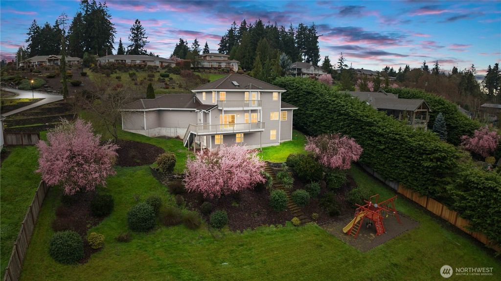 Photo of 5801 51st Avenue Ct E, Tacoma, WA 98443 (MLS # 2496904)