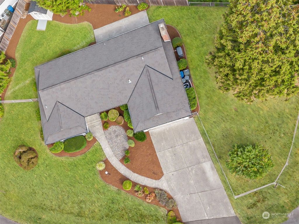 Photo of 14202 SE 146th Street, Renton, WA 98059 (MLS # 1998883)