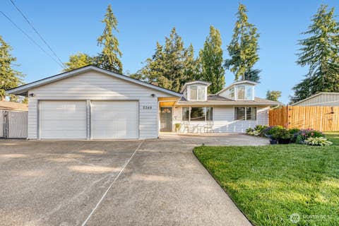 Photo of 2349 SW 341st Place, Federal Way, WA 98023 (MLS # 2542371)